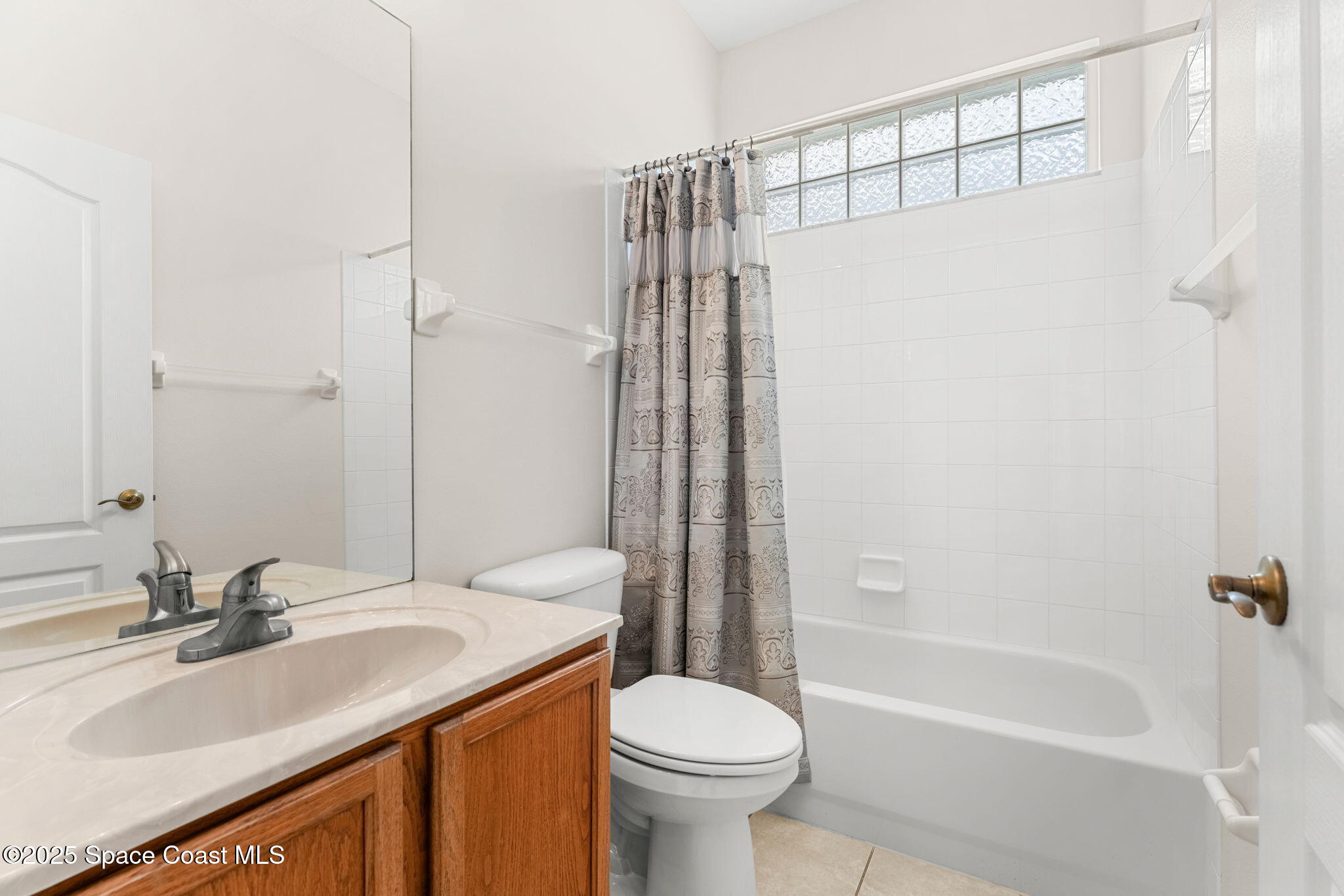 4882 Worthington Circle Rockledge, FL 32955 - Photo 19 of 41 Full guest bathroom