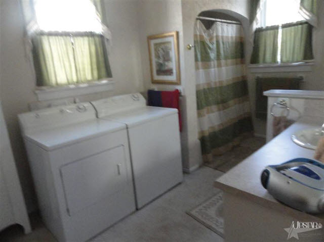 104 West Jefferson Street Decatur, IN 46733 - Photo 7 of 8
