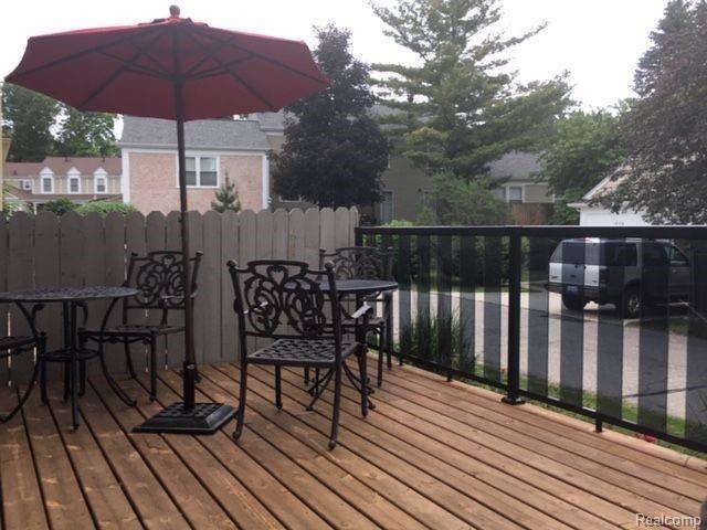 1426 Crescent Lane Rochester, MI 48306 - Photo 26 of 26 IMG_5575.jpg