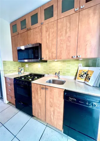 $1,635 | 835 Meridian Avenue, Unit 5, Miami Beach, FL 33139