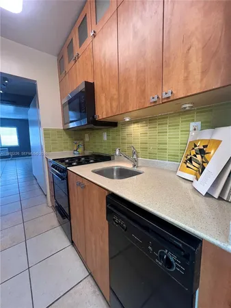 $1,635 | 835 Meridian Avenue, Unit 5, Miami Beach, FL 33139