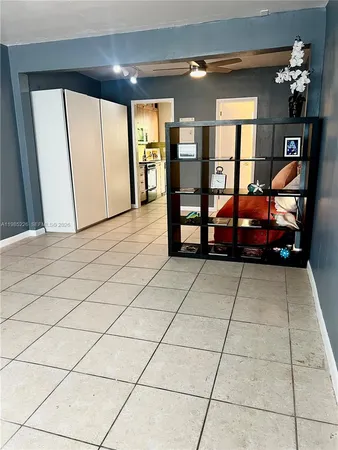 $1,635 | 835 Meridian Avenue, Unit 5, Miami Beach, FL 33139