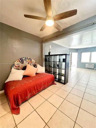 $1,635 | 835 Meridian Avenue, Unit 5, Miami Beach, FL 33139