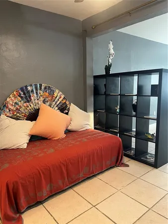 $1,635 | 835 Meridian Avenue, Unit 5, Miami Beach, FL 33139