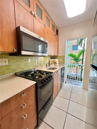 $1,635 | 835 Meridian Avenue, Unit 5, Miami Beach, FL 33139