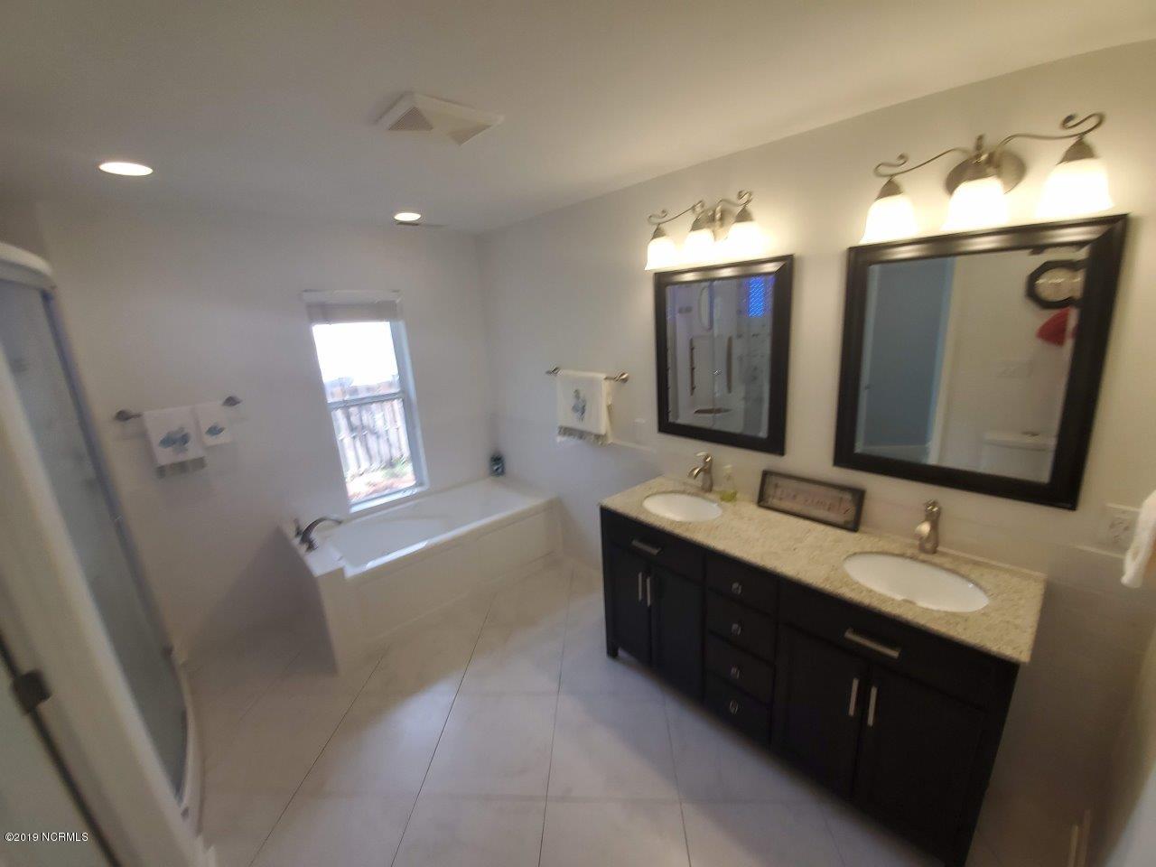 5418 Eastwind Road Wilmington, NC 28403 - Photo 12 of 27 12 master bath