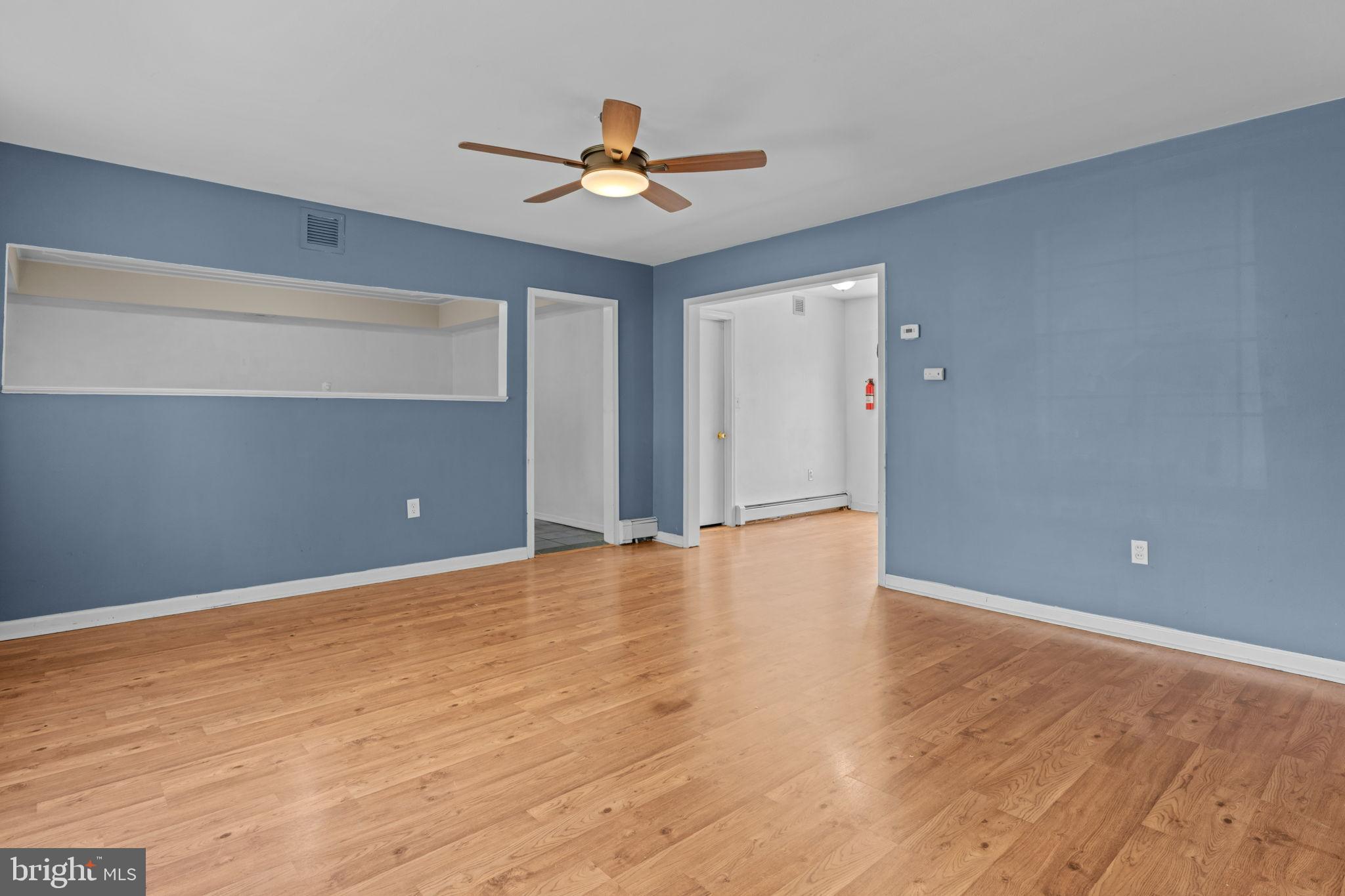 21 Mintleaf Road Levittown, PA 19056 - Photo 4 of 29 Spacious Living ROom