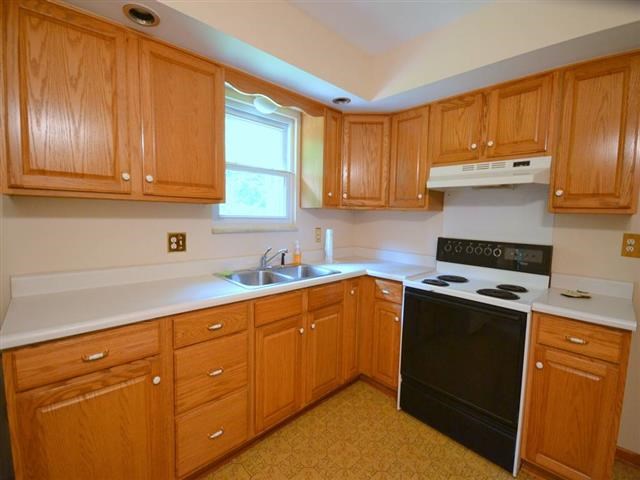 1207 North Crescent Road Bloomington, IN 47404 - Photo 12 of 18