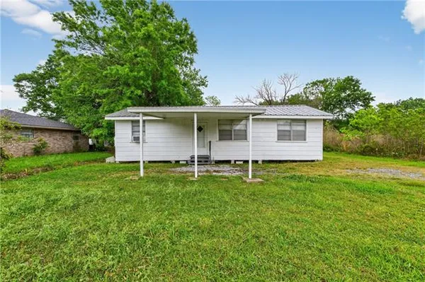 $75,000 | 14017 Highway 22, Ponchatoula, LA 70454