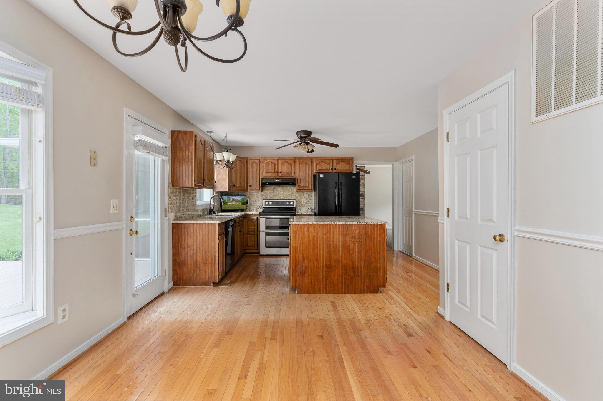12446 Beaver Lodge Road Stafford, VA 22556 - Photo 22 of 74 Breakfast Area / Kitchen