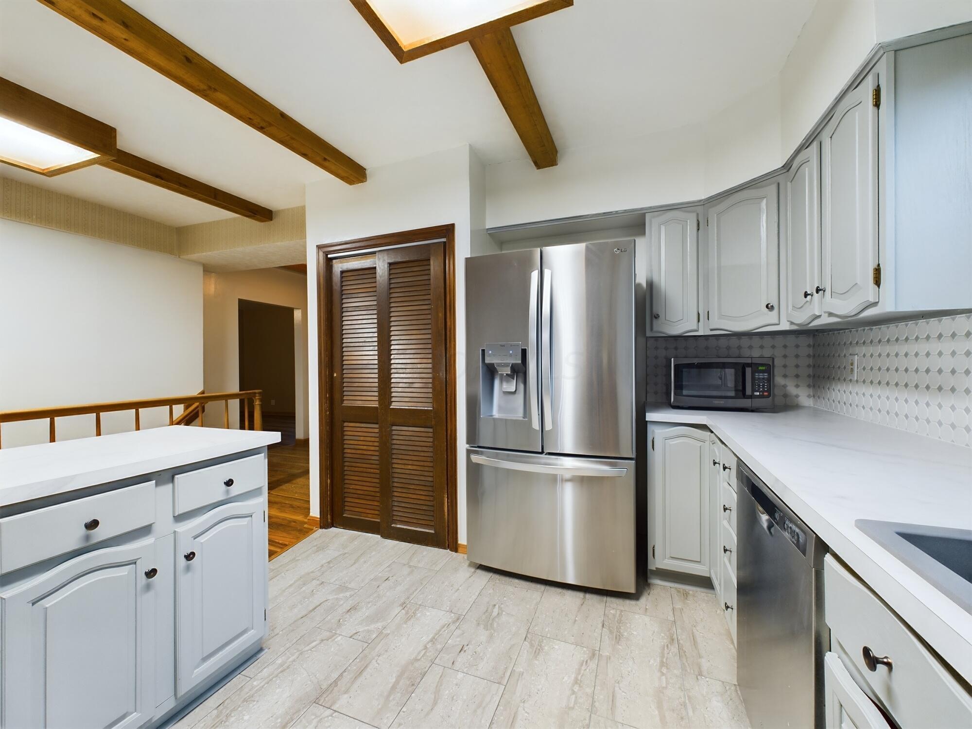 3030 Wheeling Road Lancaster, OH 43130 - Photo 9 of 41 Kitchen