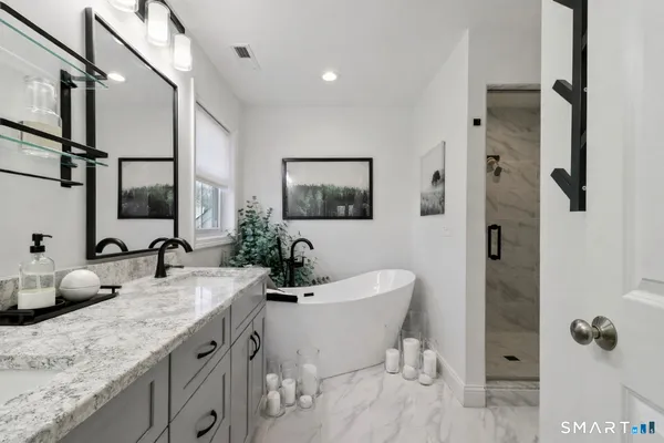 $949,900 | 147 Winchester Drive, Southington, CT 06489