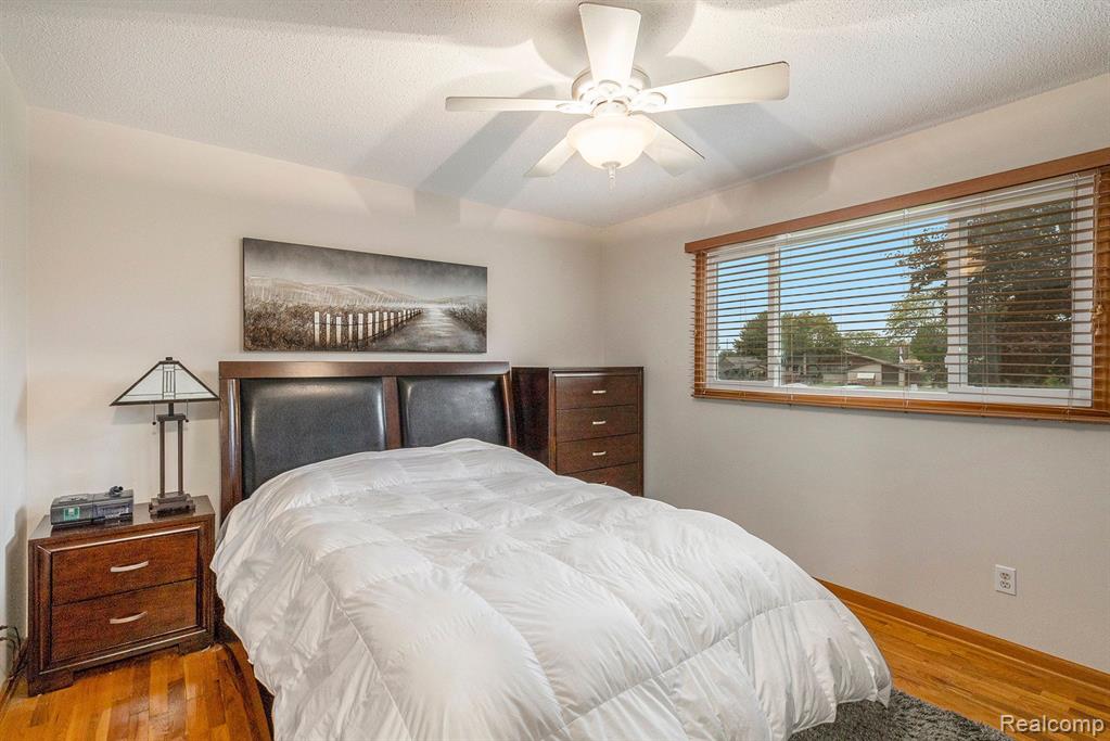 2438 Grove Park Road Fenton, MI 48430 - Photo 21 of 46