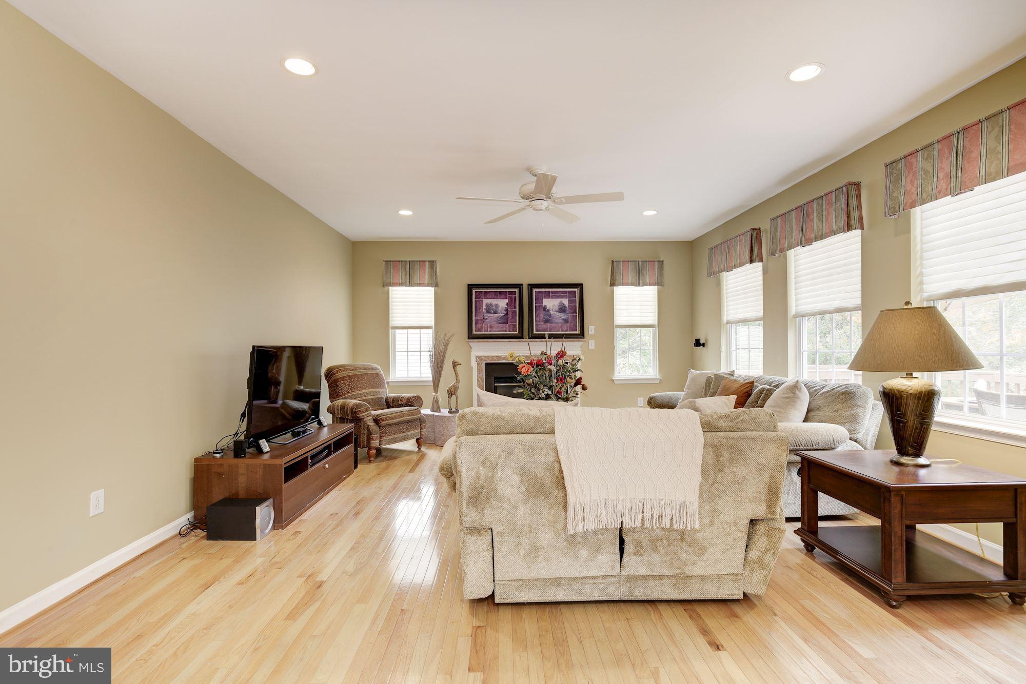 18815 Severn Road Gaithersburg, MD 20879 - Photo 19 of 38 View of bright family room from kitchen