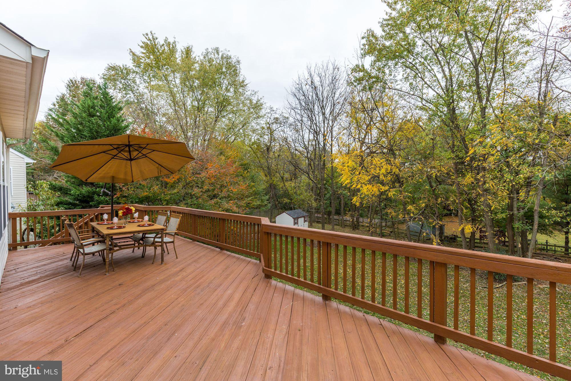 18815 Severn Road Gaithersburg, MD 20879 - Photo 22 of 38 View of Deck from opposite side