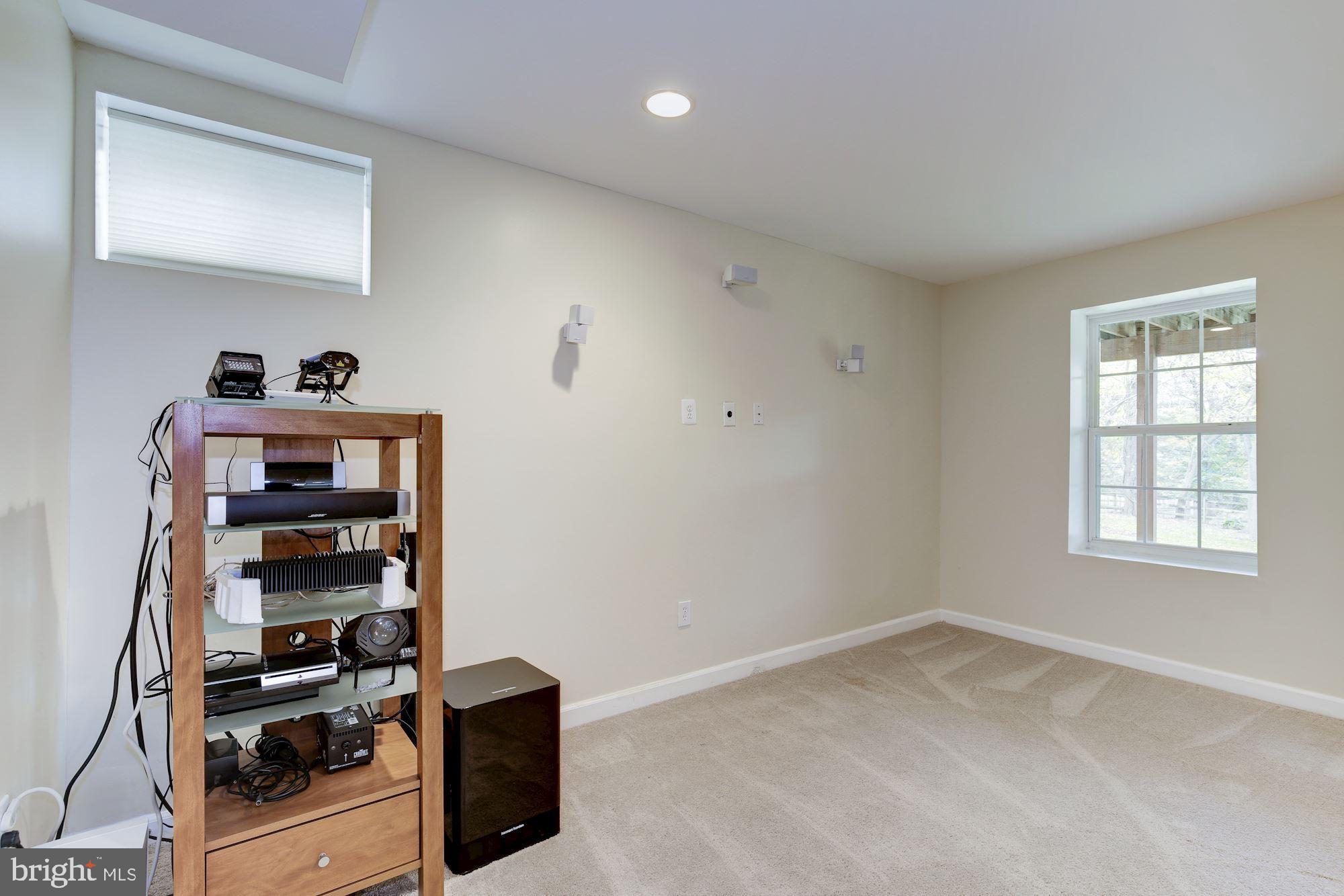 18815 Severn Road Gaithersburg, MD 20879 - Photo 33 of 38 BOSE V20 stereo system w/SA 2 amplifier = PARTY!