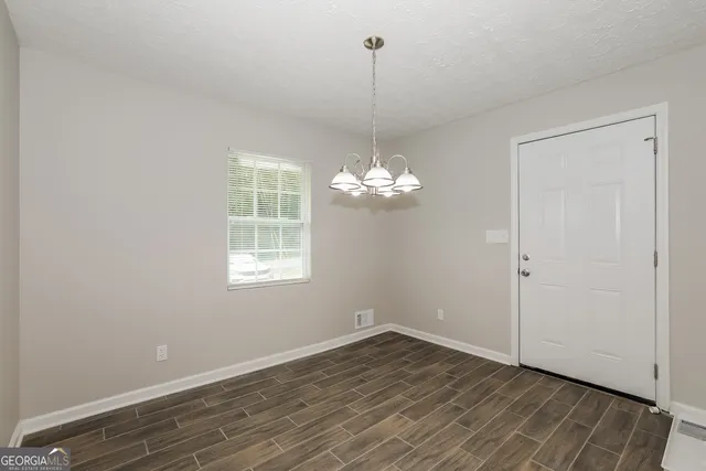 $1,565 | 1947 Valley Woods Drive, Riverdale, GA 30296