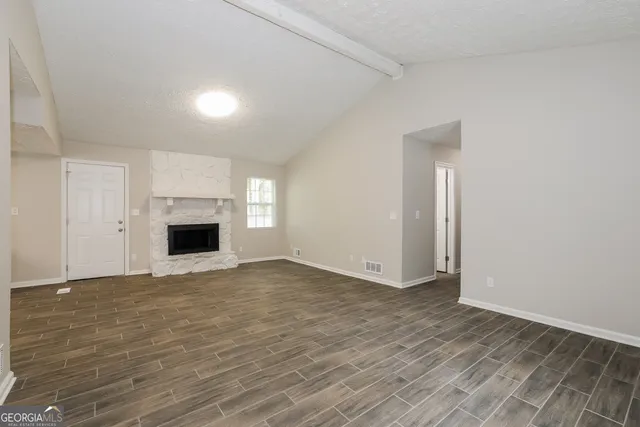 $1,565 | 1947 Valley Woods Drive, Riverdale, GA 30296