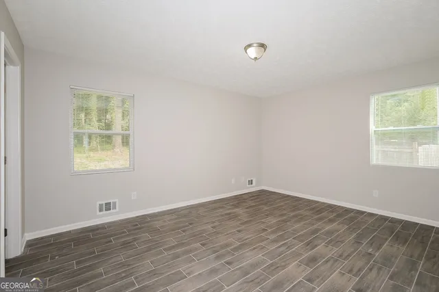 $1,565 | 1947 Valley Woods Drive, Riverdale, GA 30296