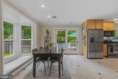 $895,000 | 12006 Wayland Street, Oakton, VA 22124