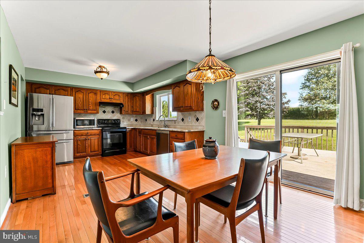 3301 State Road Oxford, PA 19363 - Photo 13 of 43 Dining area