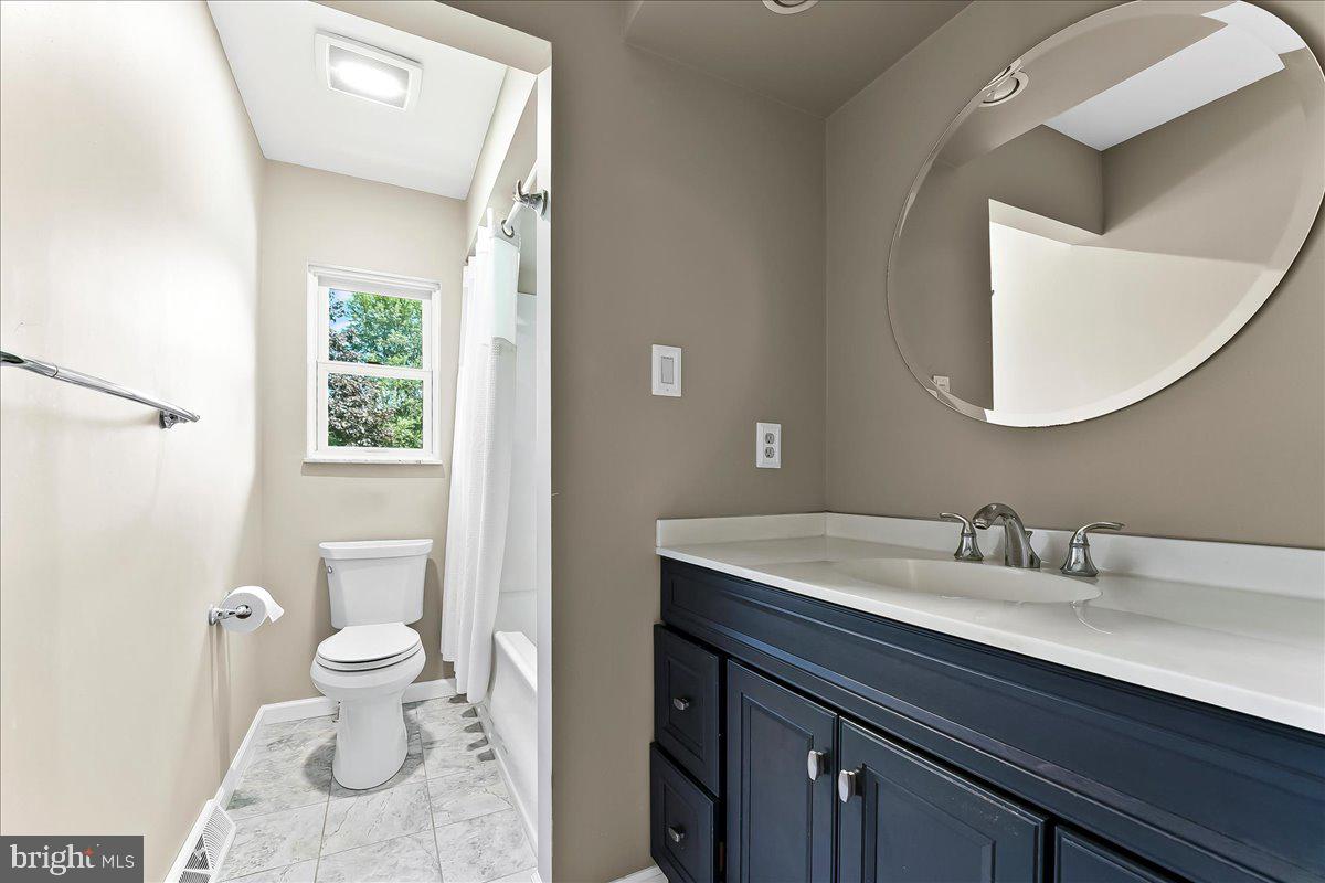 3301 State Road Oxford, PA 19363 - Photo 26 of 43 Full bath