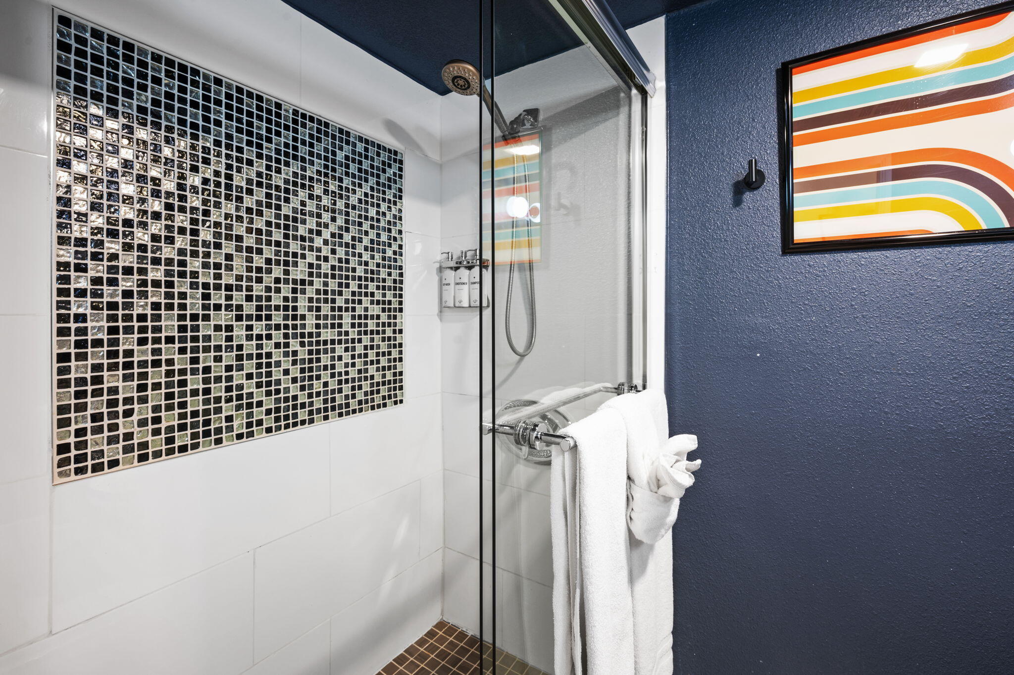 3059 North Biskra Road Palm Springs, CA 92262 - Photo 17 of 44 a bathroom with a shower