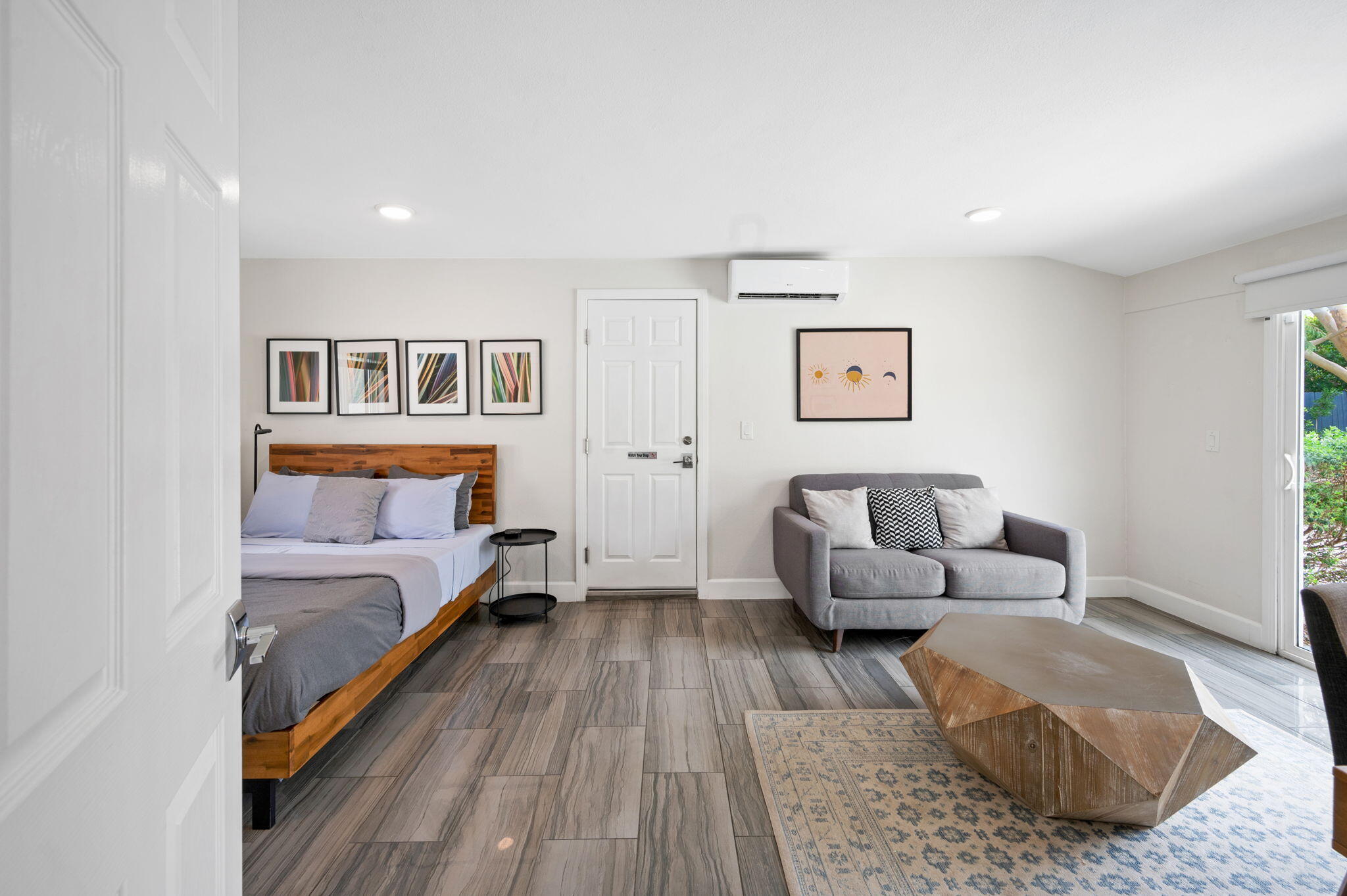 3059 North Biskra Road Palm Springs, CA 92262 - Photo 26 of 44 a bed room with furniture and a couch