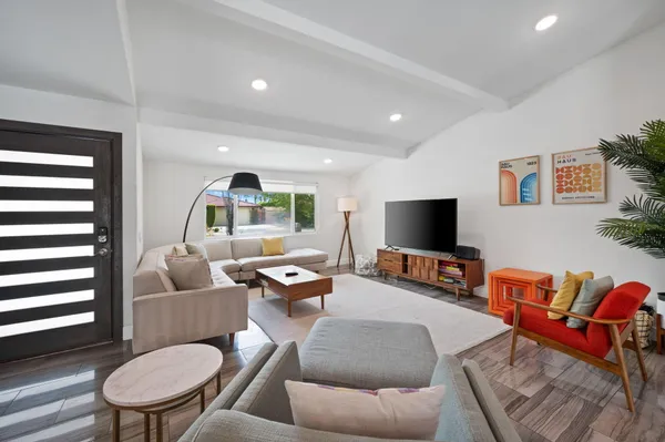 $935,000 | 3059 North Biskra Road, Palm Springs, CA 92262