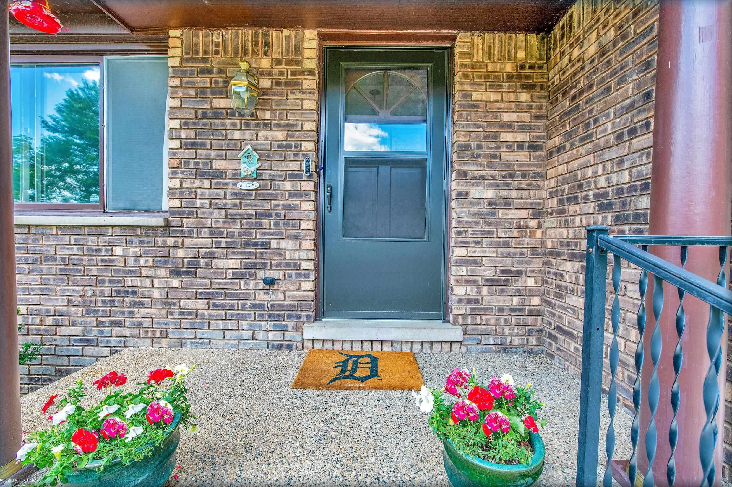 415 Morton Street Romeo, MI 48065 - Photo 4 of 46 50149353-8d0c91c5-7237-43da-9693-4b472ce096aa.JPG