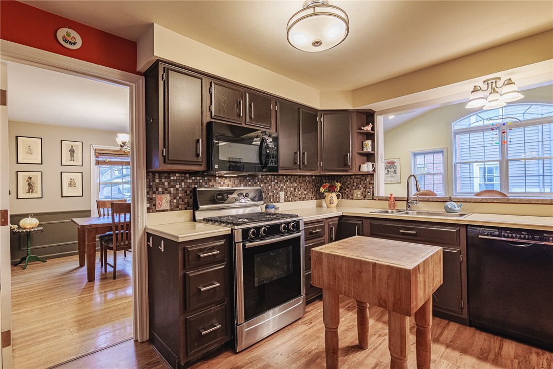 170 Glen Ellyn Way Rochester, NY 14618 - Photo 14 of 39