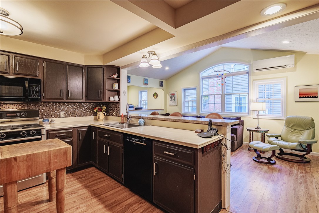 170 Glen Ellyn Way Rochester, NY 14618 - Photo 16 of 39