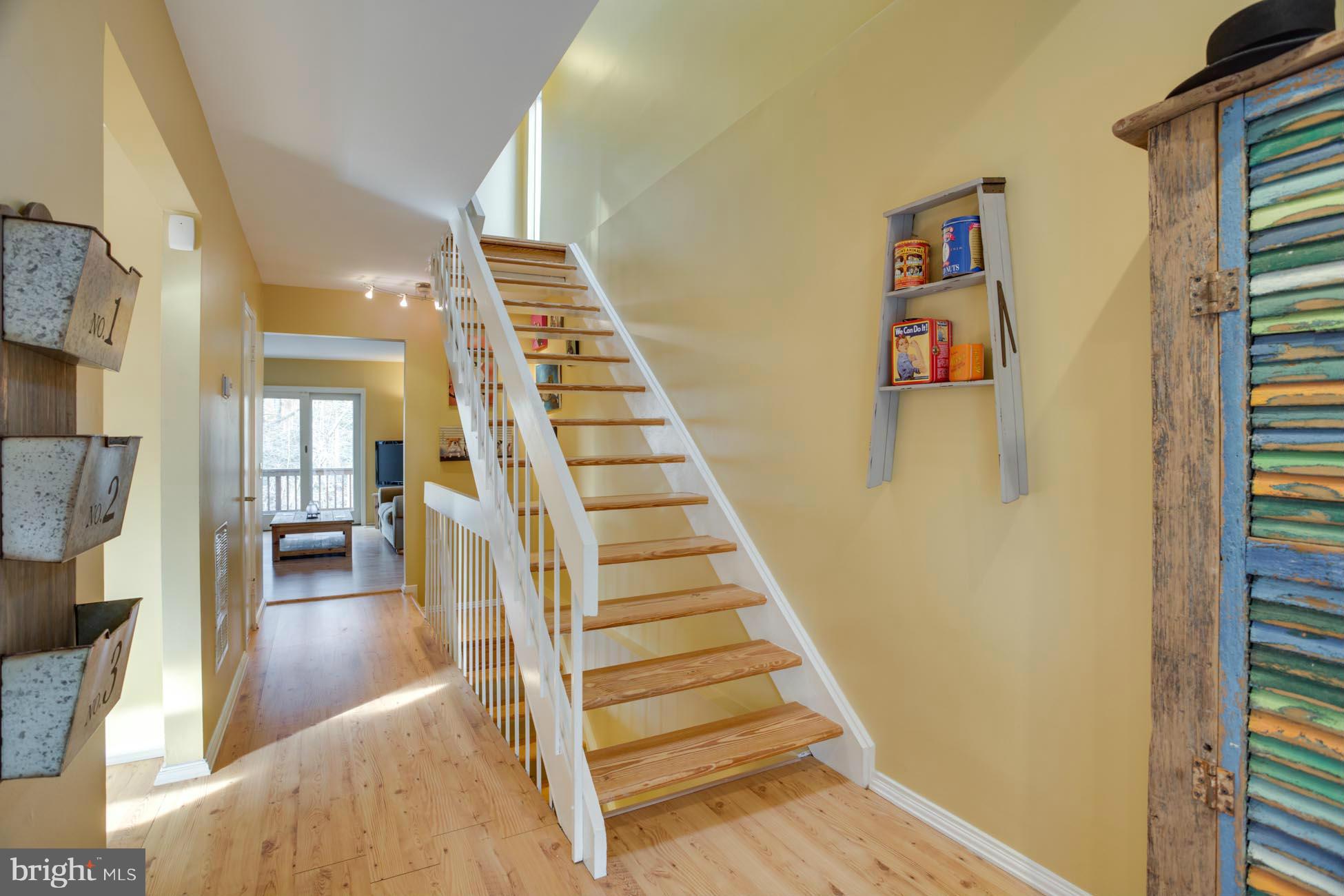 2214 Wheelwright Court Reston, VA 20191 - Photo 2 of 25 Interior (General)