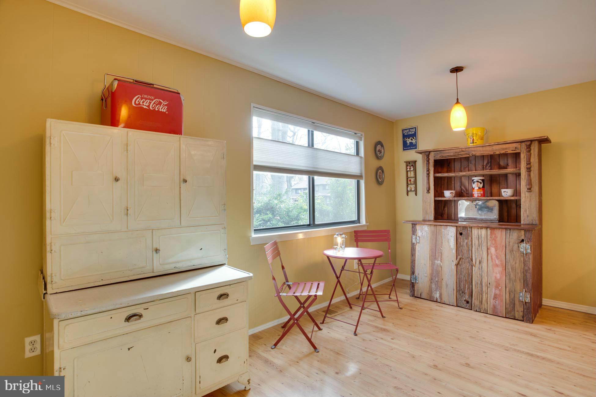 2214 Wheelwright Court Reston, VA 20191 - Photo 7 of 25 Kitchen