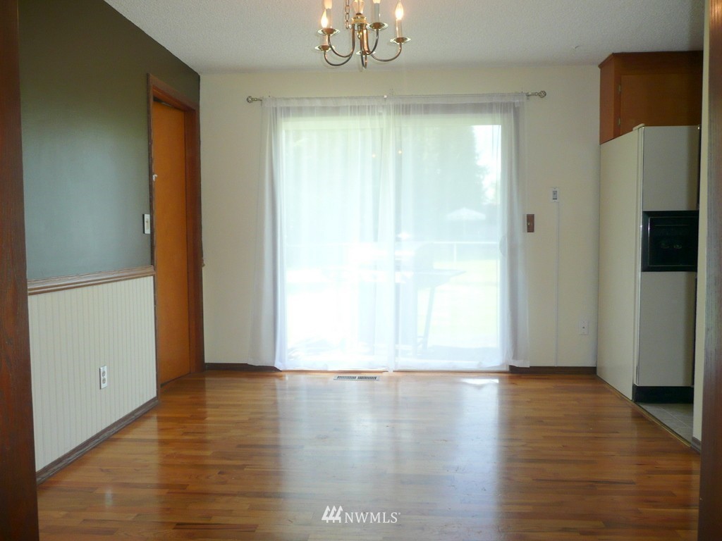 11048 Southeast 182nd Street Renton, WA 98055 - Photo 3 of 5