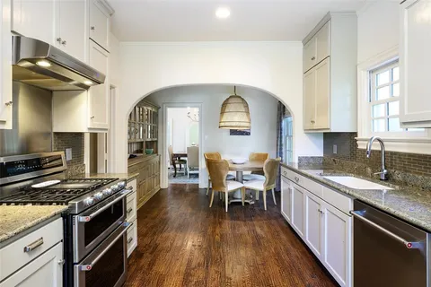 $1,329,000 | 6934 Hammond Avenue, Dallas, TX 75223