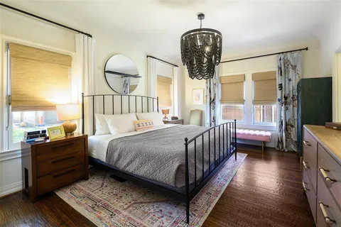 $1,329,000 | 6934 Hammond Avenue, Dallas, TX 75223