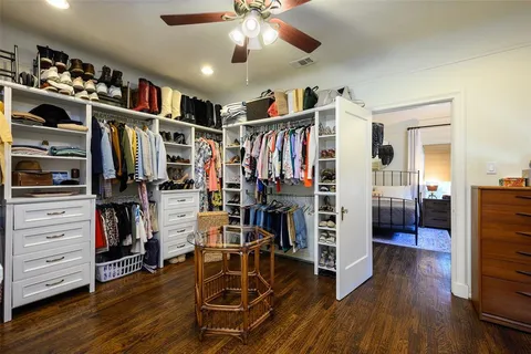 $1,329,000 | 6934 Hammond Avenue, Dallas, TX 75223