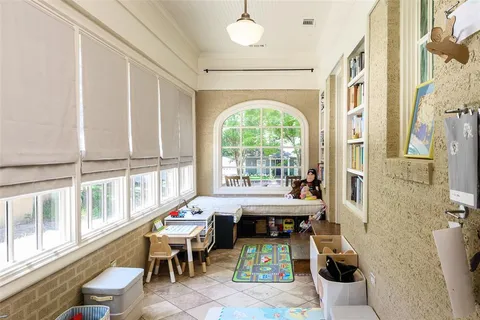 $1,329,000 | 6934 Hammond Avenue, Dallas, TX 75223