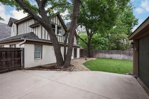 $1,329,000 | 6934 Hammond Avenue, Dallas, TX 75223