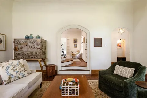 $1,329,000 | 6934 Hammond Avenue, Dallas, TX 75223