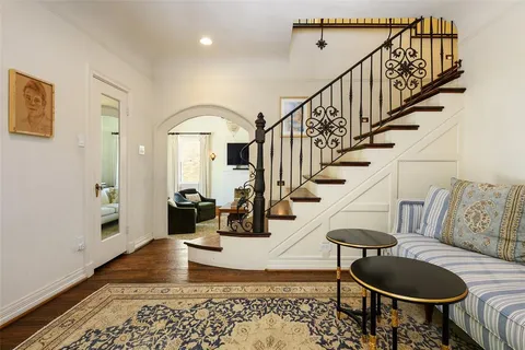 $1,329,000 | 6934 Hammond Avenue, Dallas, TX 75223