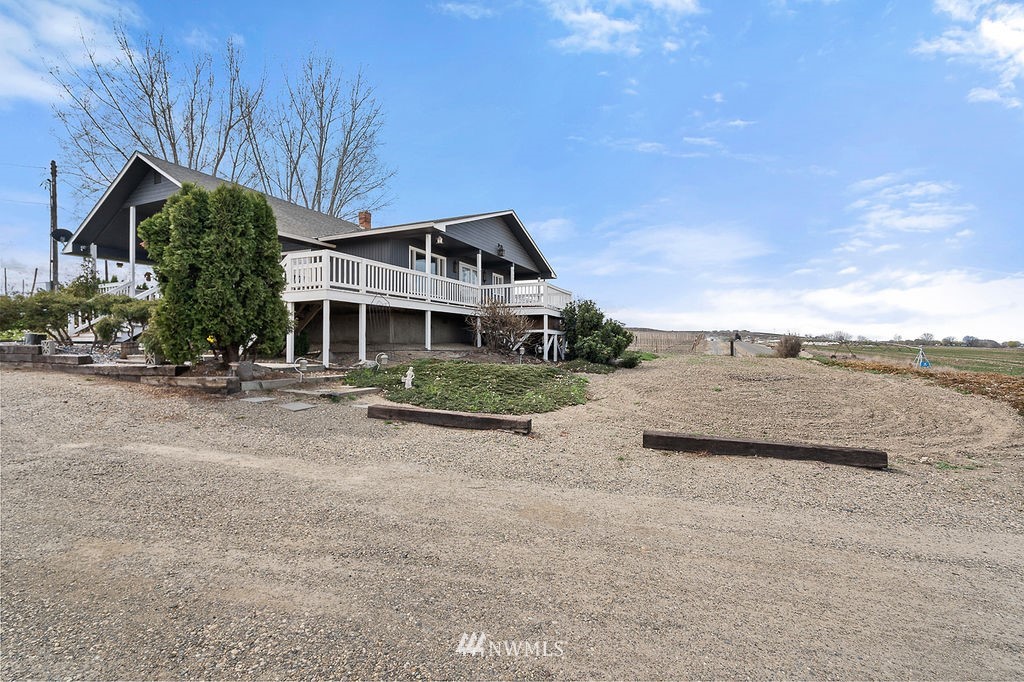 740 Gap Road Granger, WA 98932 - Photo 35 of 40 front view of a house with a yard