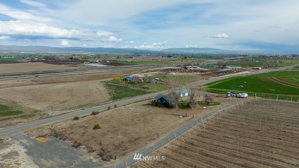 740 Gap Road Granger, WA 98932 - Photo 7 of 40 a view of an ocean beach