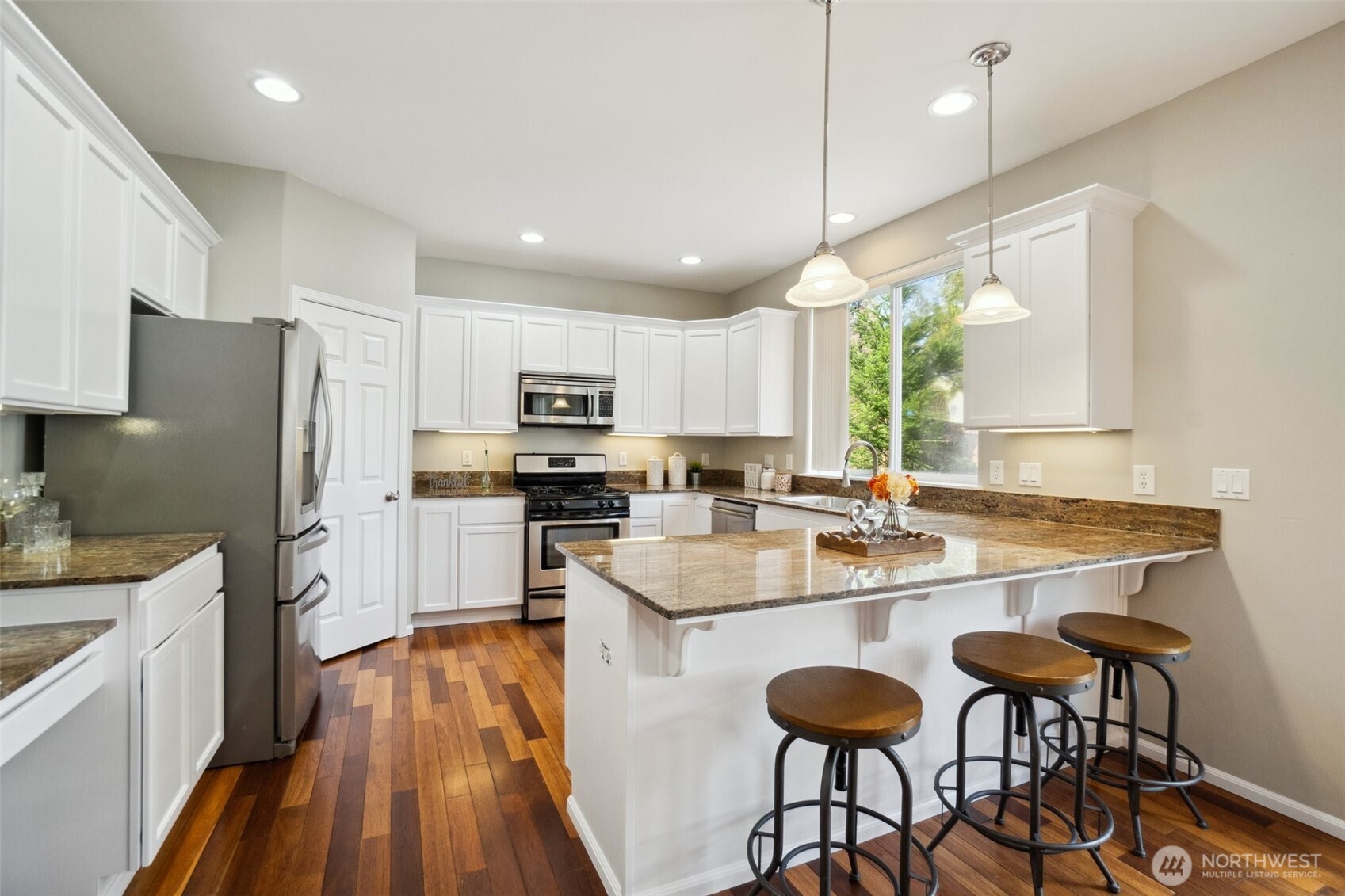 22715 9th Avenue Southeast Bothell, WA 98021 - Photo 14 of 36