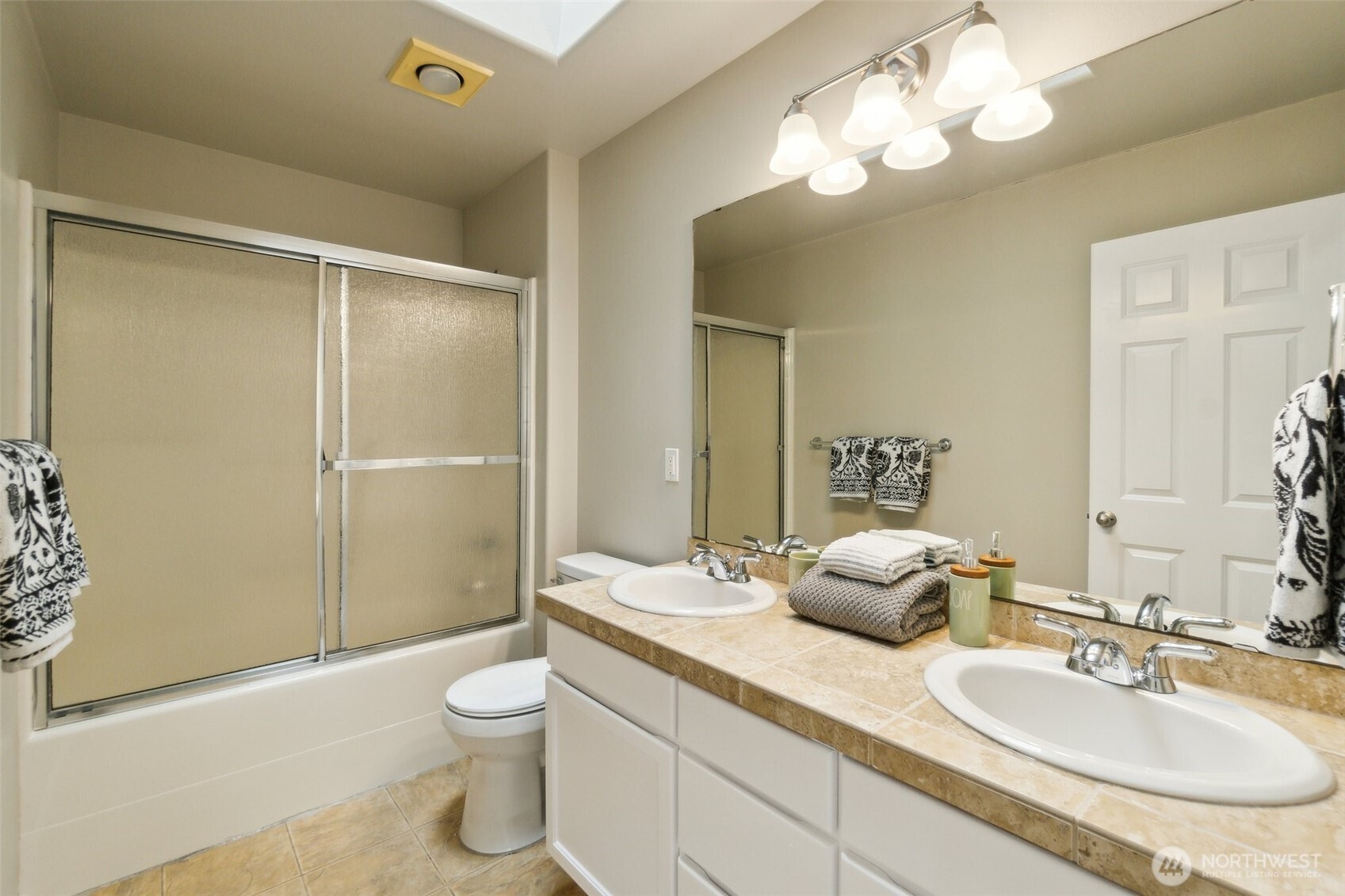 22715 9th Avenue Southeast Bothell, WA 98021 - Photo 32 of 36
