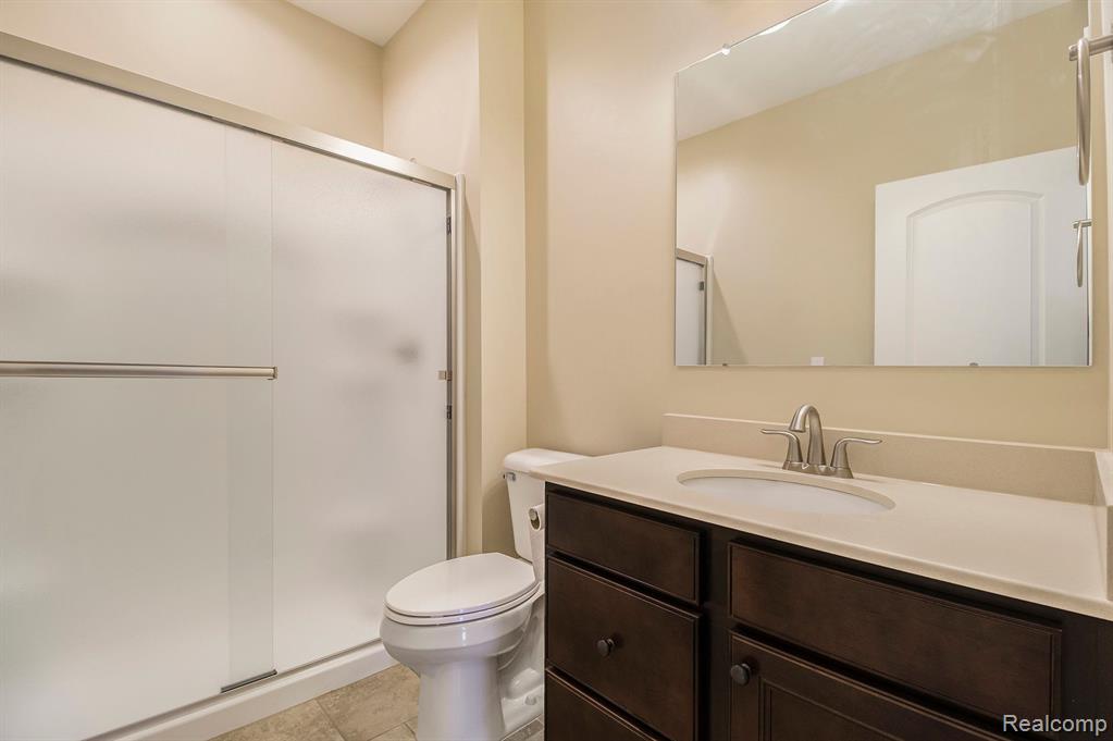 837 Balsam Circle Rochester, MI 48307 - Photo 18 of 38