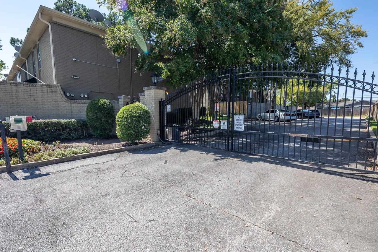 983 June Road, Unit 8 Memphis, TN 38119 - Photo 2 of 20 Gallery Image 2