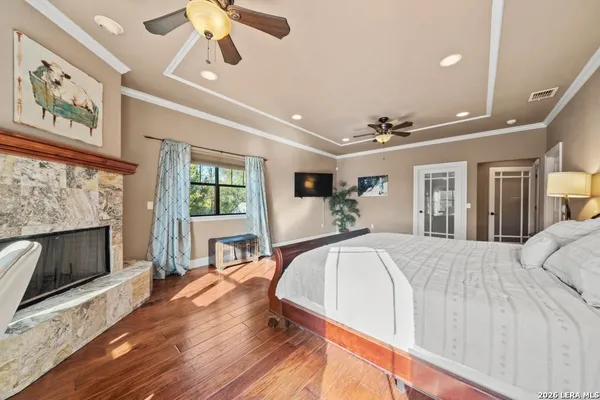 $699,900 | 852 Crossbow Drive, Canyon Lake, TX 78133