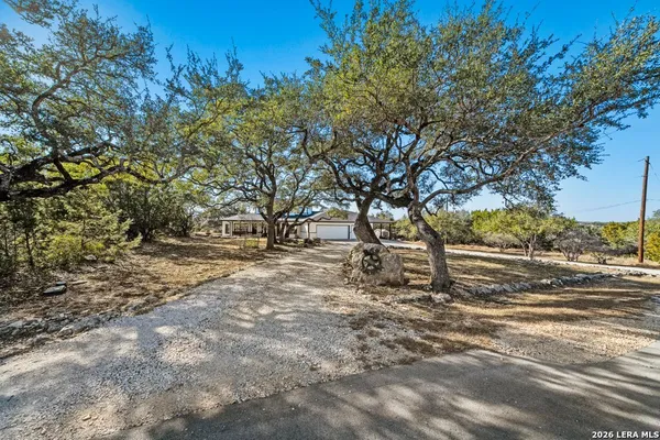 $699,900 | 852 Crossbow Drive, Canyon Lake, TX 78133